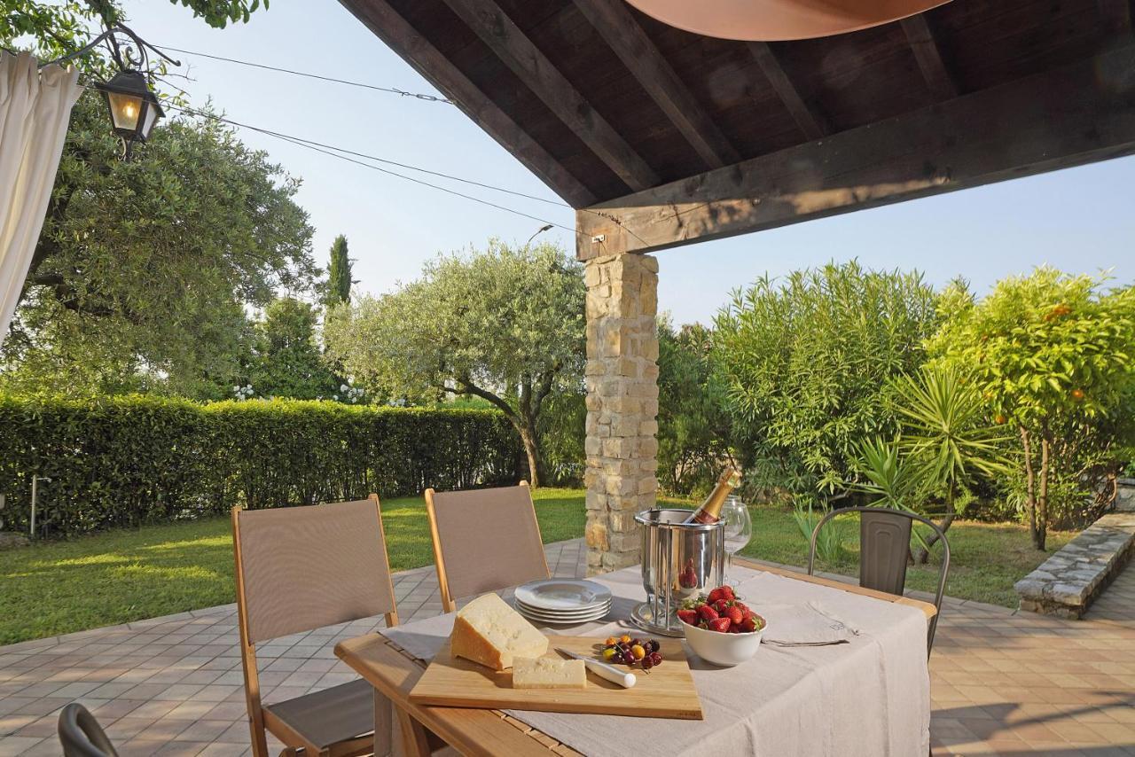Villa Bouganville 토스콜라노마데노 외부 사진