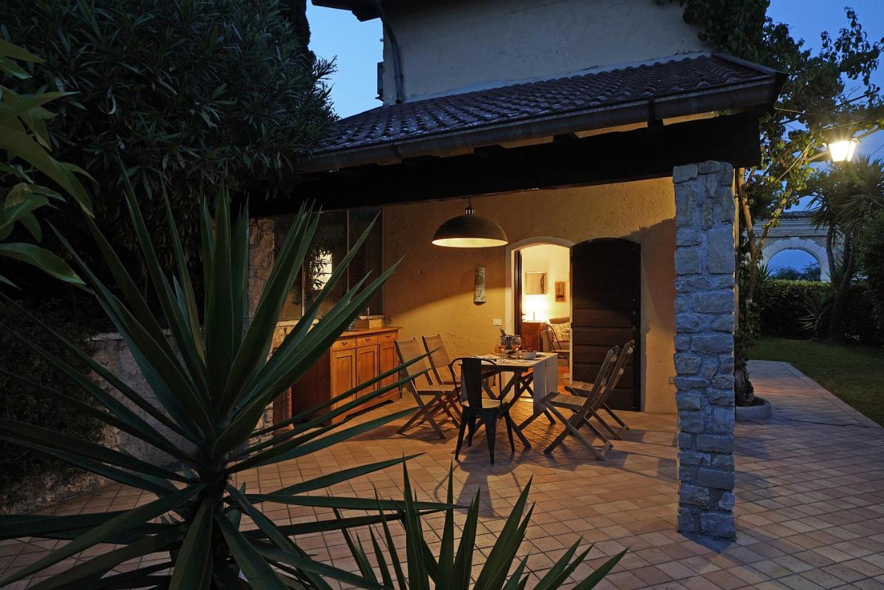 Villa Bouganville 토스콜라노마데노 외부 사진
